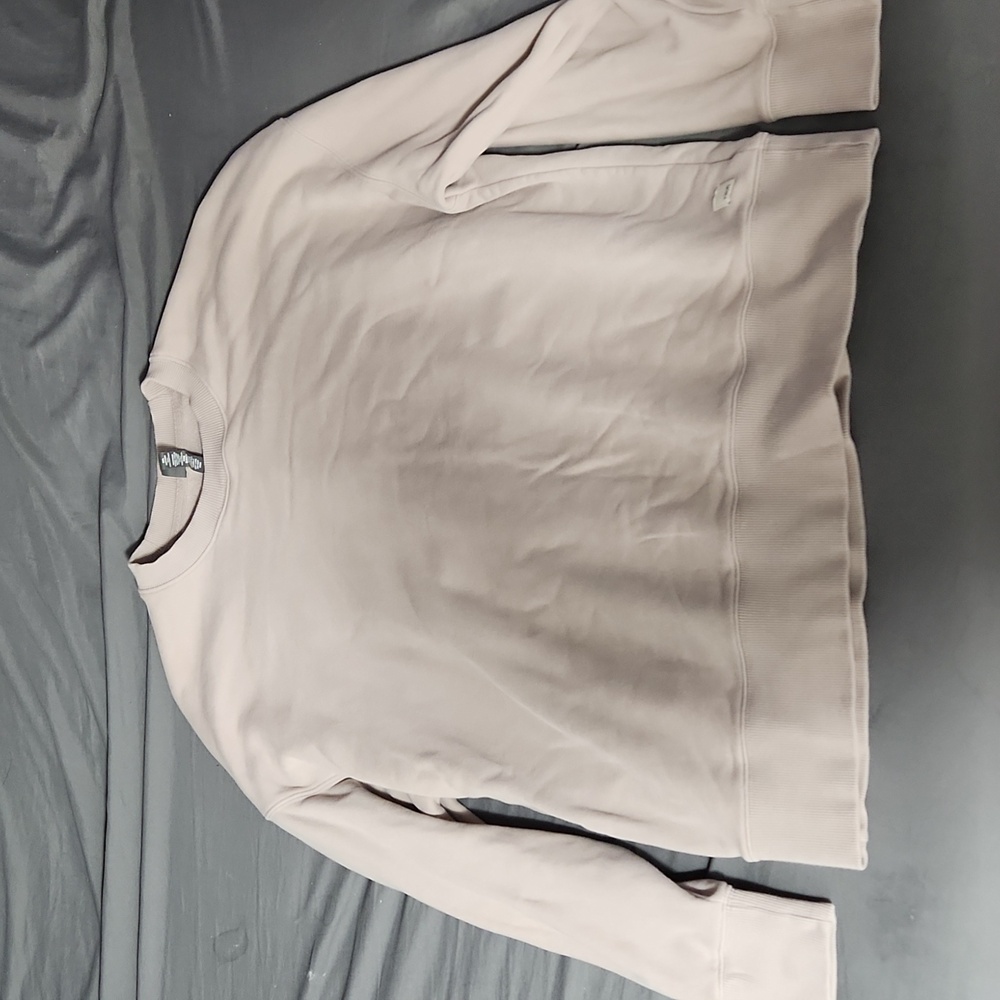 Vuori crew neck sweatshirt. Large